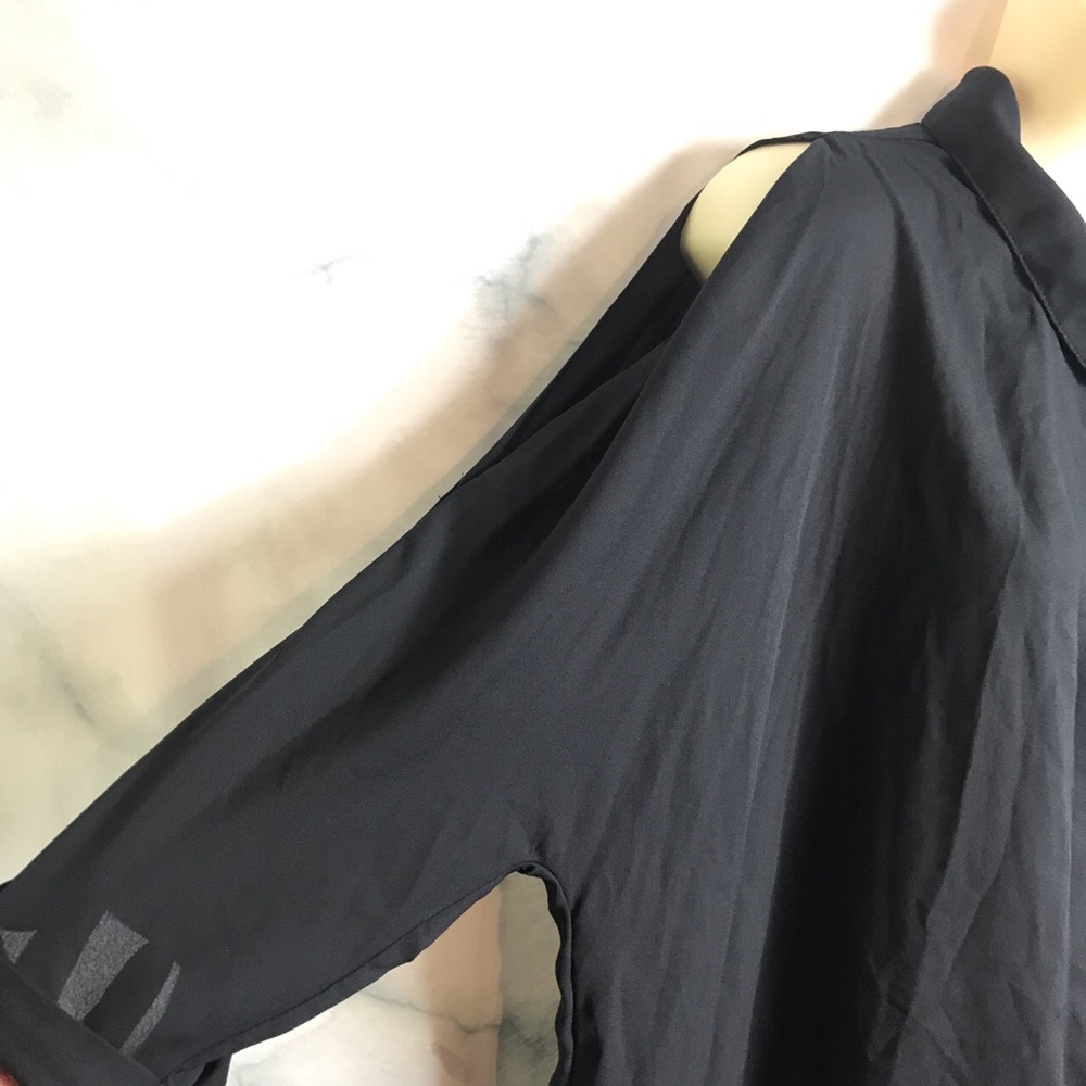 NWT APT. 9 cold shoulder batwing button down top - Picture 2 of 4